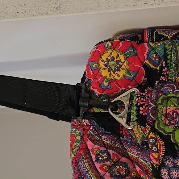 Vera Bradley overnight bag, duffel bag style. - Picture 4 of 10